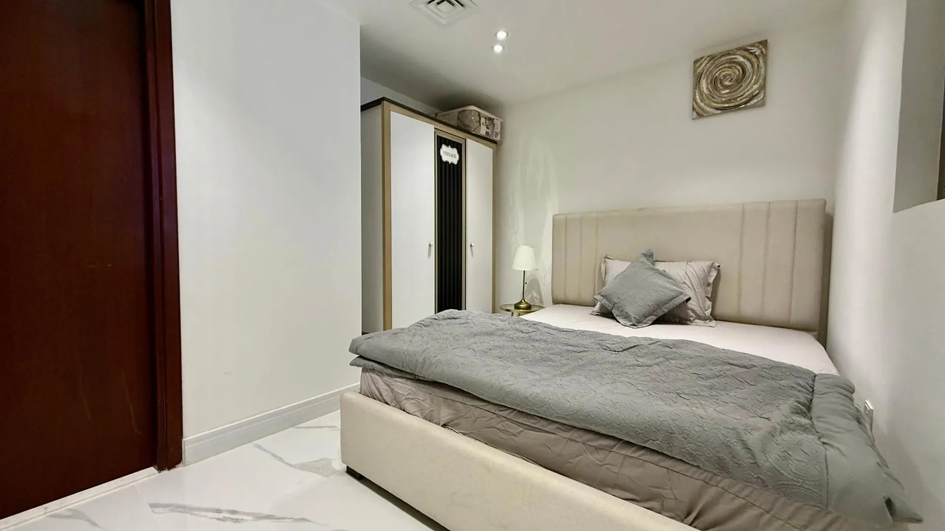 Beach Front Apartment In Jbr Dubai 0*,