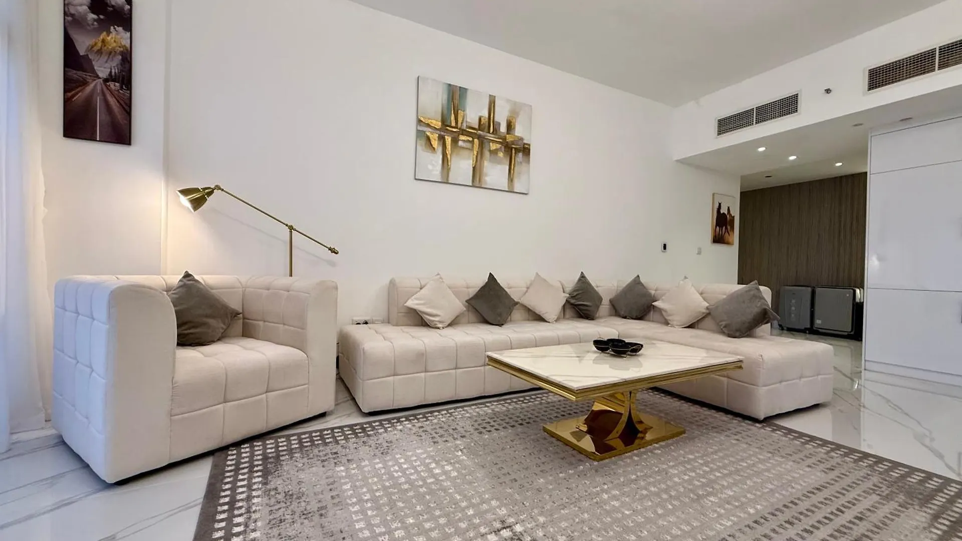 Beach Front Apartment In Jbr Dubai