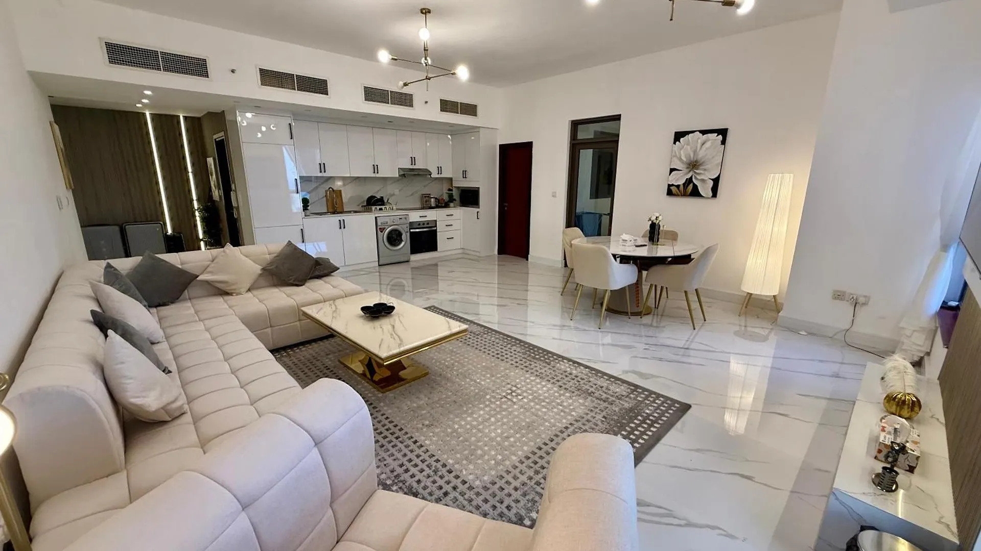 Beach Front Apartment In Jbr Dubai