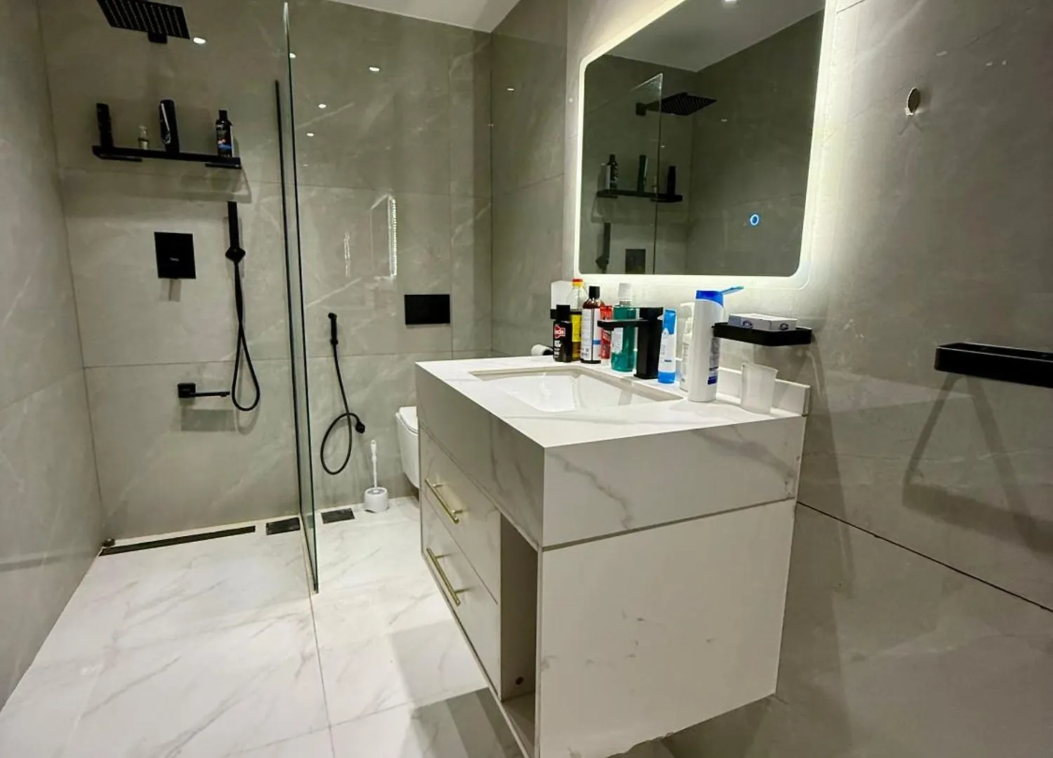 Beach Front Apartment In Jbr Dubai